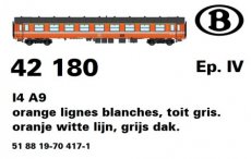 42180 42180 Voie HO, SNCB, wagon I4 A9, orange, ligne blanche, toit gris, numérotation UIC, TpIV.